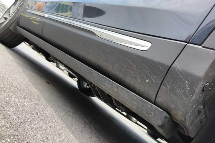 Used Lincoln Nautilus 2022 2.7T Four-Wheel Drive Luxury Edition Right Side Sill