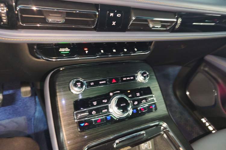Used Lincoln Nautilus 2022 2.7T Four-Wheel Drive Luxury Edition Gear Lever