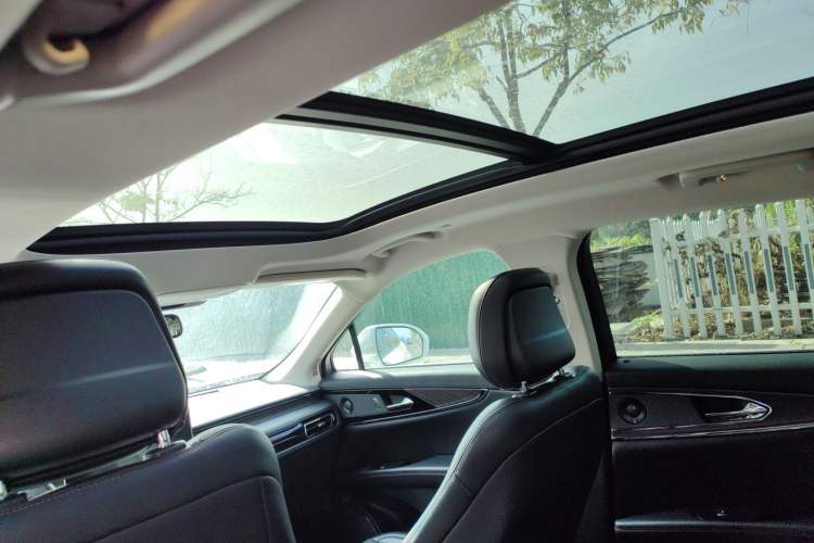 Used Lincoln Nautilus 2022 2.7T Four-Wheel Drive Luxury Edition Headliner