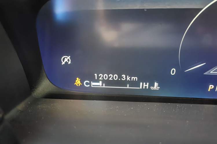 Used Lincoln Nautilus 2022 2.7T Four-Wheel Drive Luxury Edition Odometer Close Up
