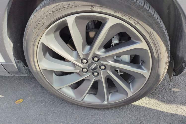 Used Lincoln Nautilus 2022 2.7T Four-Wheel Drive Luxury Edition Right Front Wheel Hub