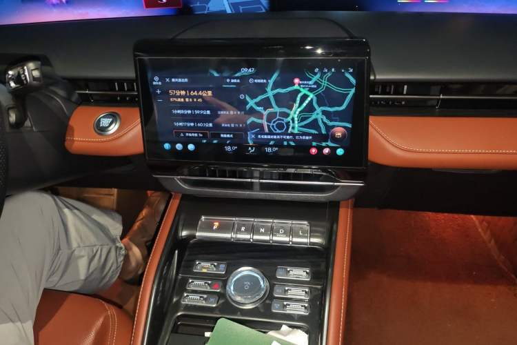 Used Lincoln Nautilus 2023 2.0T All-Wheel-Drive Luxury Hybrid Edition Audio And AC Panel