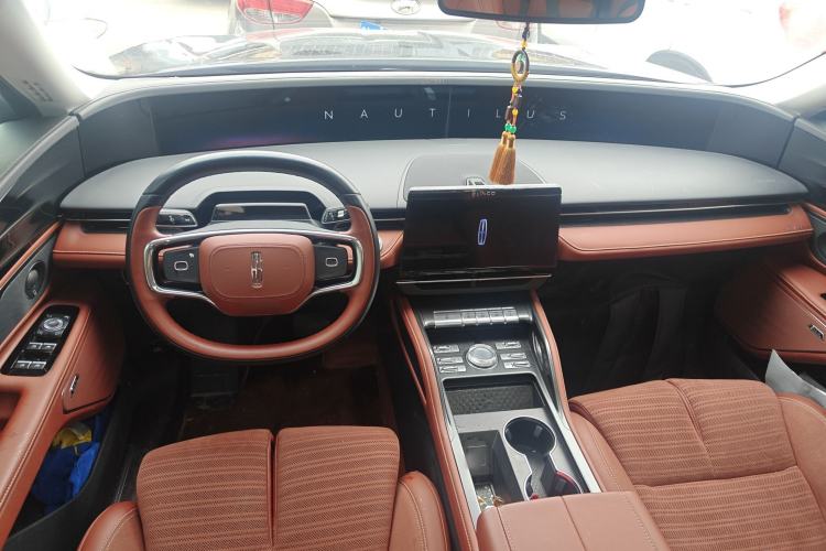 Used Lincoln Nautilus 2023 2.0T All-Wheel-Drive Zunrui Hybrid Version Center Console
