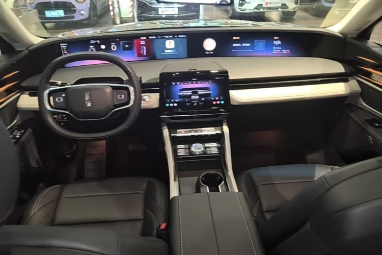 Used Lincoln Nautilus 2023 2.0T All-Wheel-Drive Luxury Edition Center Console