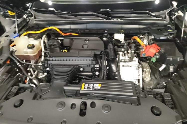 Used Lincoln Nautilus 2023 2.0T All-Wheel-Drive Luxury Hybrid Edition Engine Bay