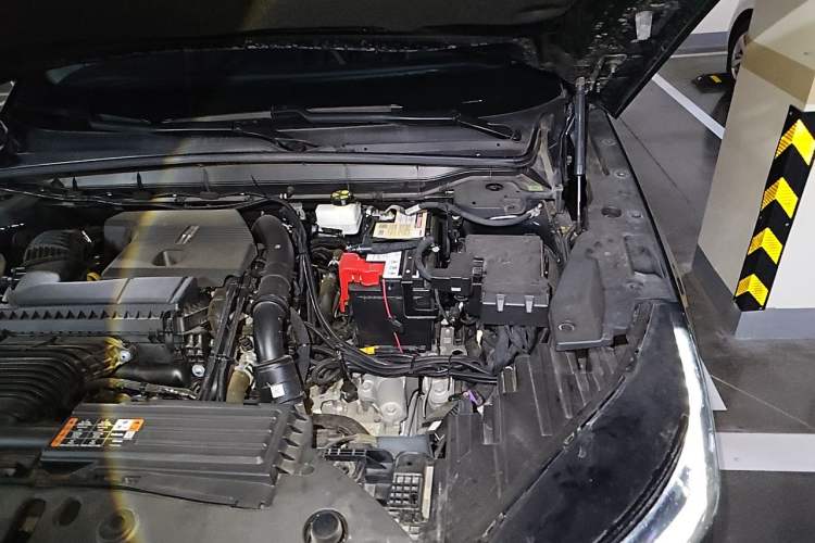 Used Lincoln Nautilus 2023 2.0T All-Wheel-Drive Luxury Edition Engine Bay Left