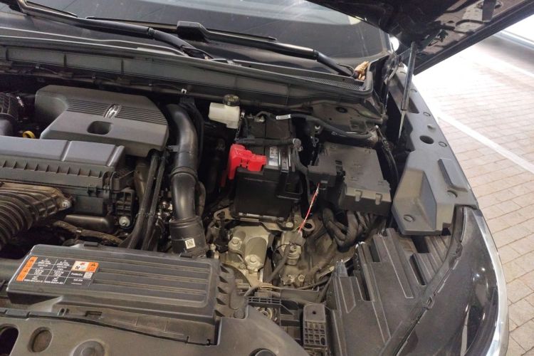 Used Lincoln Nautilus 2023 2.0T Four-Wheel Drive Luxury Edition Engine Bay Left
