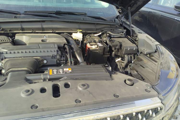 Used Lincoln Nautilus 2023 2.0T Four-Wheel Drive Luxury Edition Engine Bay Left