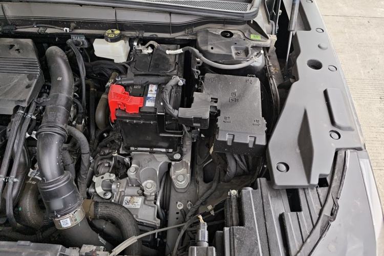 Used Lincoln Nautilus 2023 2.0T Four-Wheel Drive Luxury Edition Engine Bay Left
