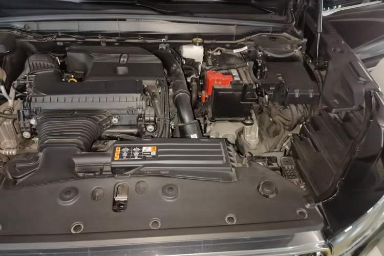 Used Lincoln Nautilus 2023 2.0T All-Wheel-Drive Luxury Edition Engine Bay Left