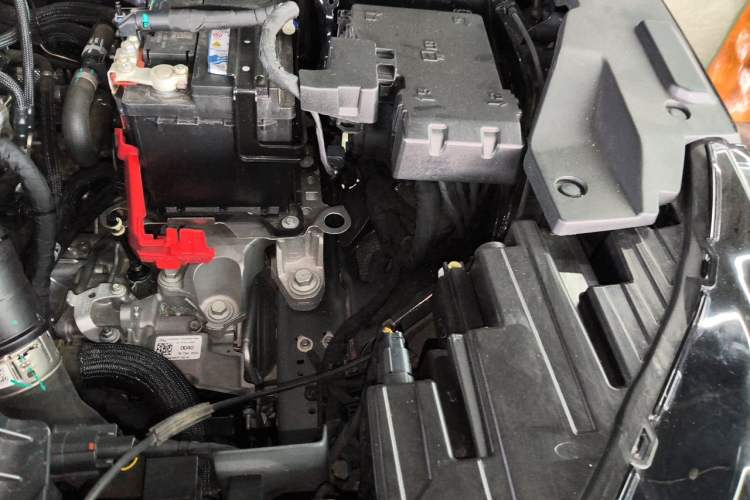 Used Lincoln Nautilus 2023 2.0T All-Wheel-Drive Luxury Edition Engine Bay Left