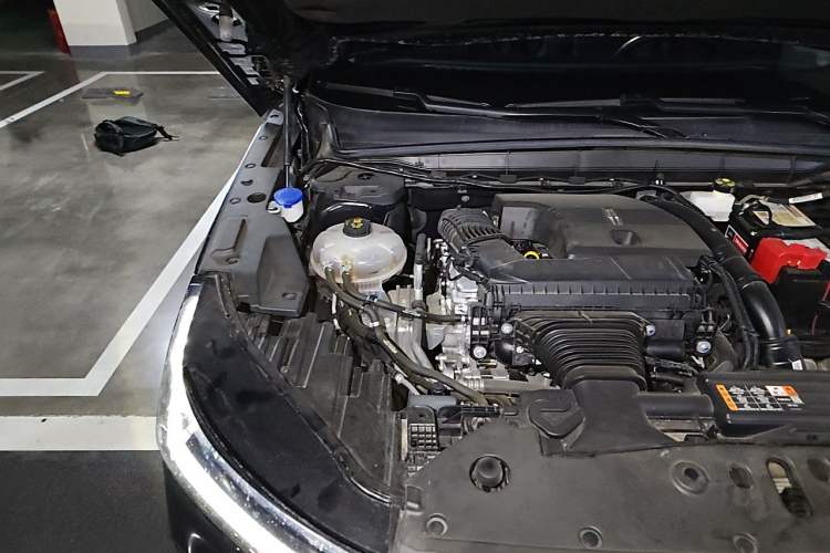 Used Lincoln Nautilus 2023 2.0T All-Wheel-Drive Luxury Edition Engine Bay Right