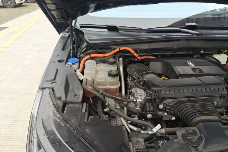 Used Lincoln Nautilus 2023 2.0T All-Wheel-Drive Zunrui Hybrid Version Engine Bay Right