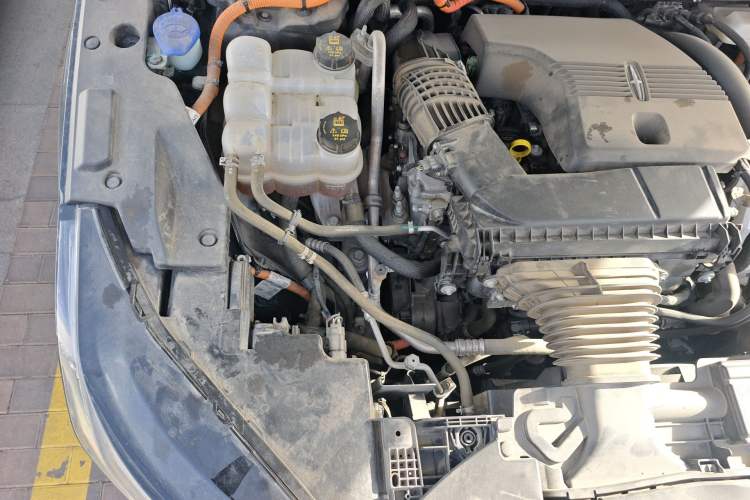 Used Lincoln Nautilus 2023 2.0T All-Wheel-Drive Zunrui Hybrid Version Engine Bay Right