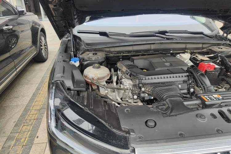 Used Lincoln Nautilus 2023 2.0T Four-Wheel Drive Luxury Edition Engine Bay Right