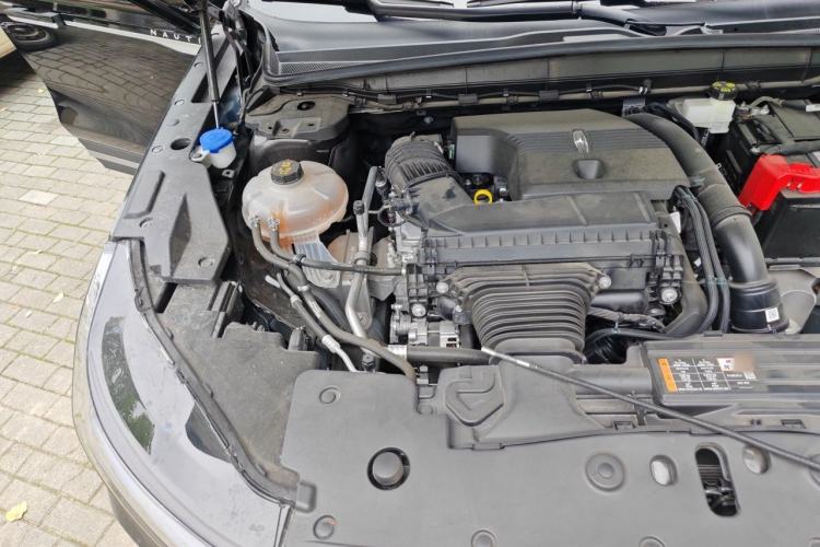 Used Lincoln Nautilus 2023 2.0T Four-Wheel Drive Zunrui Version Engine Bay Right