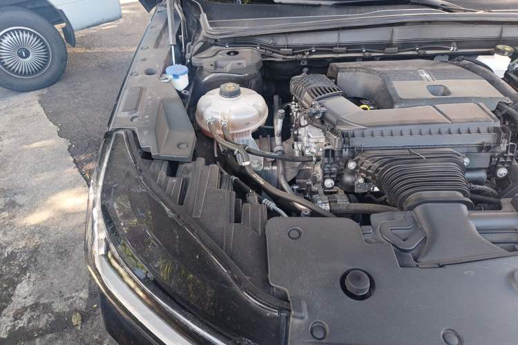 Used Lincoln Nautilus 2023 2.0T Four-Wheel Drive Luxury Edition Engine Bay Right