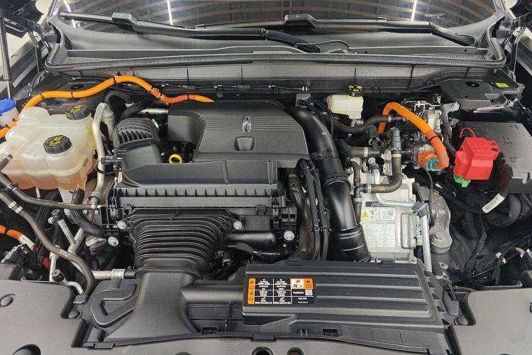 Used Lincoln Nautilus 2023 2.0T All-Wheel-Drive Zunrui Hybrid Version Engine Bay