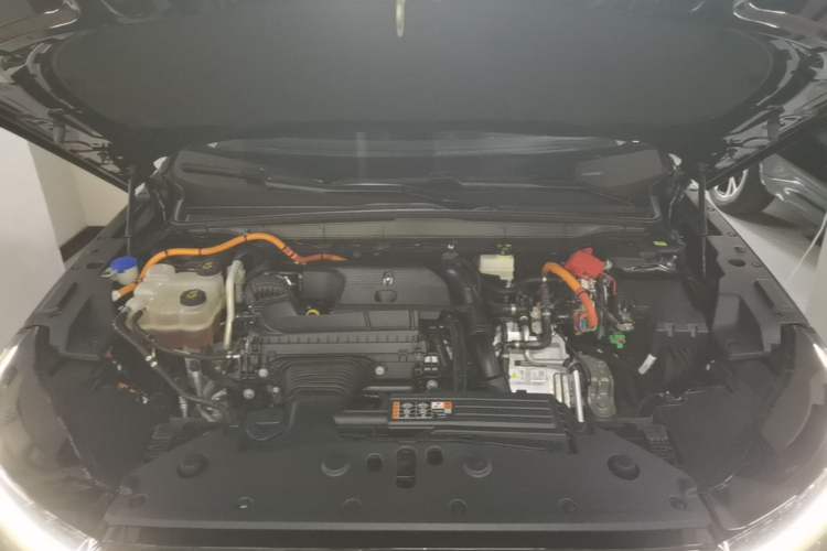 Used Lincoln Nautilus 2023 2.0T All-Wheel-Drive Zunrui Hybrid Version Engine Bay