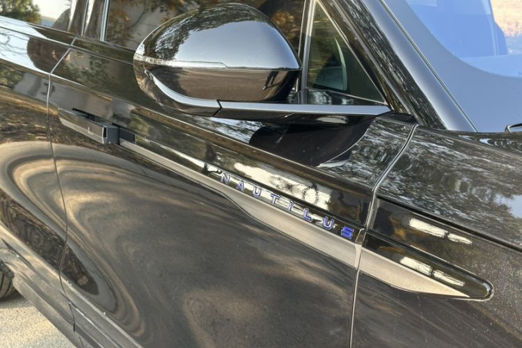 Used Lincoln Nautilus 2023 2.0T All-Wheel-Drive Zunrui Hybrid Version Exterior 1