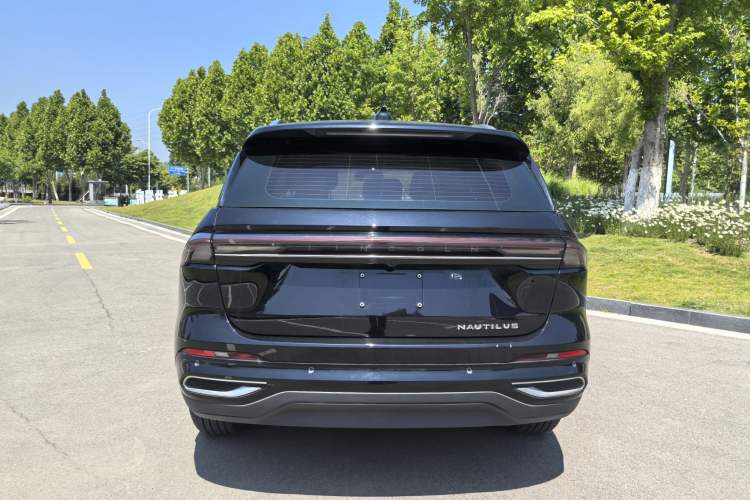 Used Lincoln Nautilus 2023 2.0T All-Wheel-Drive Luxury Edition Exterior 3
