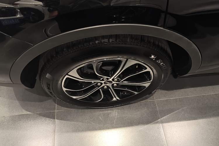 Used Lincoln Nautilus 2023 2.0T All-Wheel-Drive Luxury Edition Exterior 5