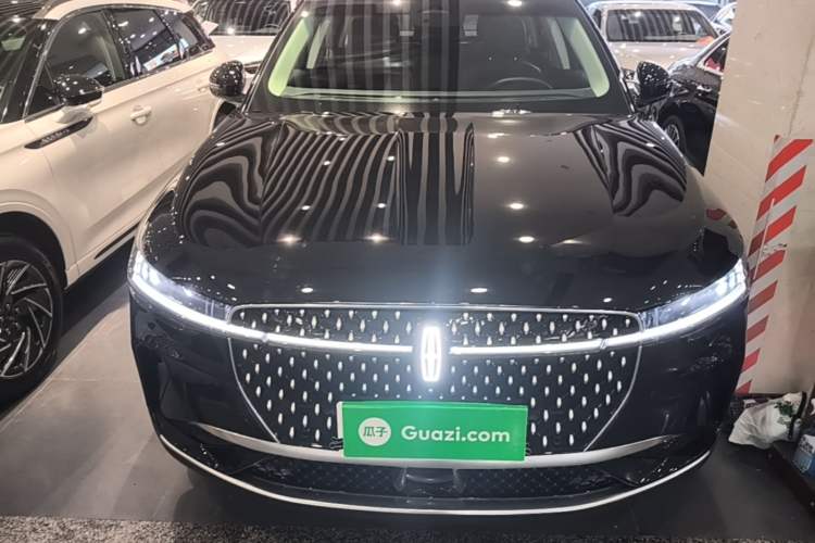 Used Lincoln Nautilus 2023 2.0T All-Wheel-Drive Luxury Edition Front