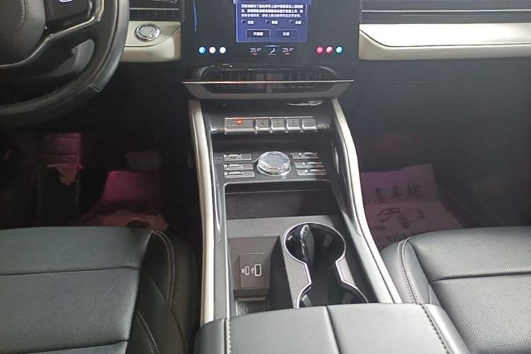 Used Lincoln Nautilus 2023 2.0T All-Wheel-Drive Luxury Edition Gear Lever