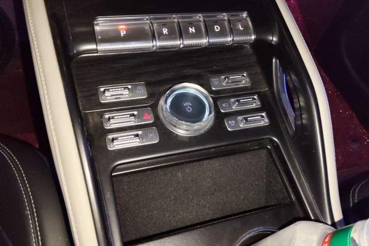 Used Lincoln Nautilus 2023 2.0T Four-Wheel Drive Luxury Edition Gear Lever