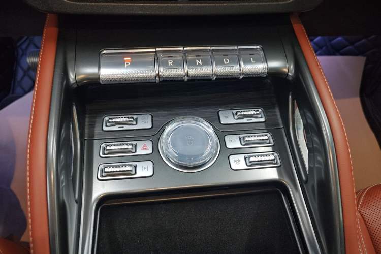 Used Lincoln Nautilus 2023 2.0T All-Wheel-Drive Luxury Hybrid Edition Gear Lever