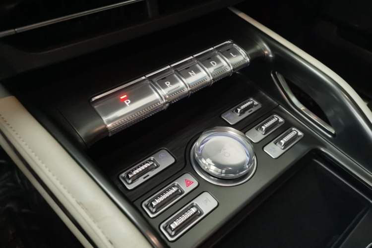 Used Lincoln Nautilus 2023 2.0T All-Wheel-Drive Luxury Edition Gear Lever
