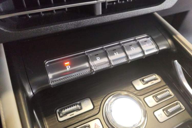 Used Lincoln Nautilus 2023 2.0T Four-Wheel Drive Luxury Edition Gear Lever