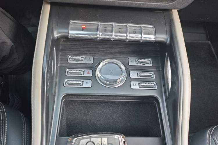 Used Lincoln Nautilus 2023 2.0T All-Wheel-Drive Luxury Edition Gear Lever