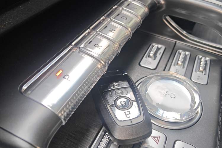 Used Lincoln Nautilus 2023 2.0T All-Wheel-Drive Zunrui Hybrid Version Gear Lever