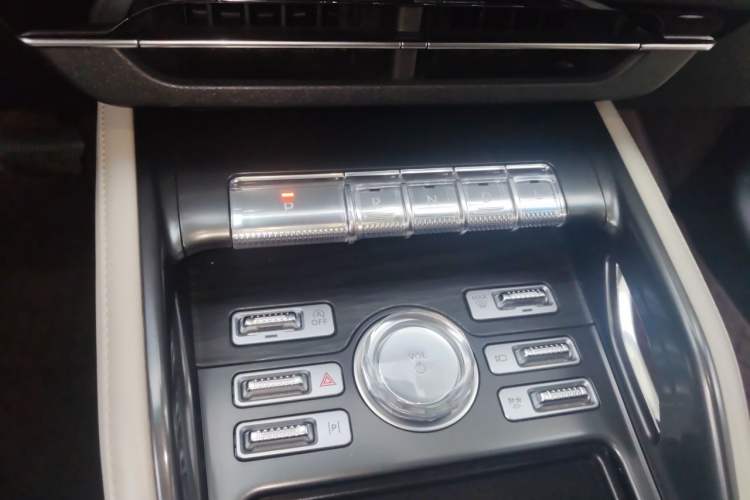 Used Lincoln Nautilus 2023 2.0T All-Wheel-Drive Luxury Edition Gear Lever