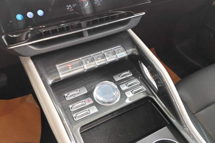 Used Lincoln Nautilus 2023 2.0T Four-Wheel Drive Luxury Edition Gear Lever