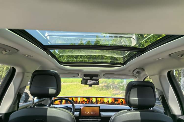 Used Lincoln Nautilus 2023 2.0T All-Wheel-Drive Luxury Edition Headliner