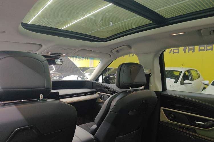 Used Lincoln Nautilus 2023 2.0T All-Wheel-Drive Zunrui Hybrid Version Headliner