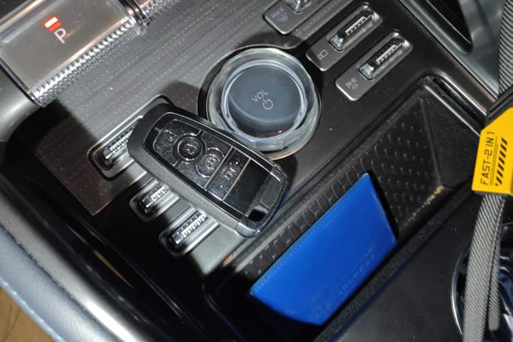 Used Lincoln Nautilus 2023 2.0T All-Wheel-Drive Zunrui Hybrid Version Interior 1