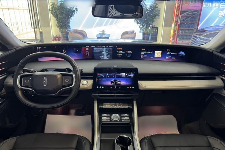 Used Lincoln Nautilus 2023 2.0T All-Wheel-Drive Luxury Hybrid Edition Interior 1