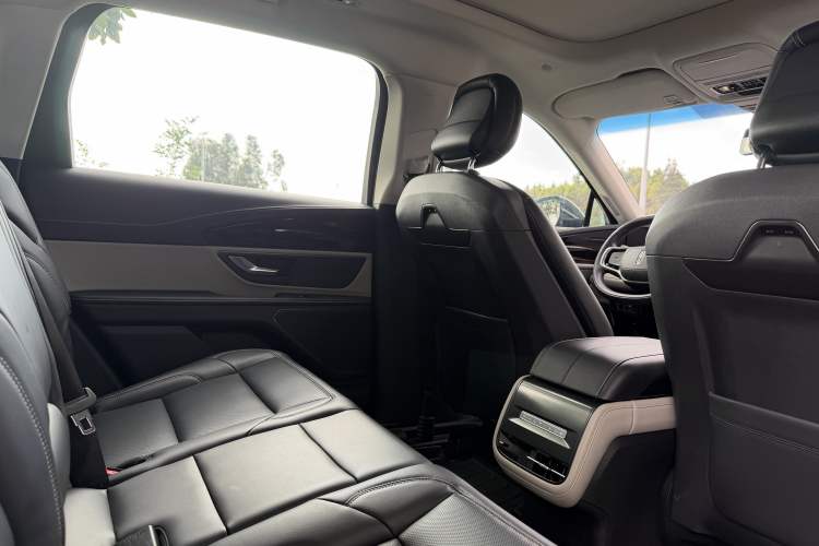 Used Lincoln Nautilus 2023 2.0T Four-Wheel Drive Luxury Edition Interior 10