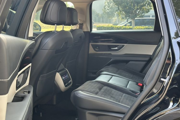 Used Lincoln Nautilus 2023 2.0T All-Wheel-Drive Zunrui Hybrid Version Interior 14