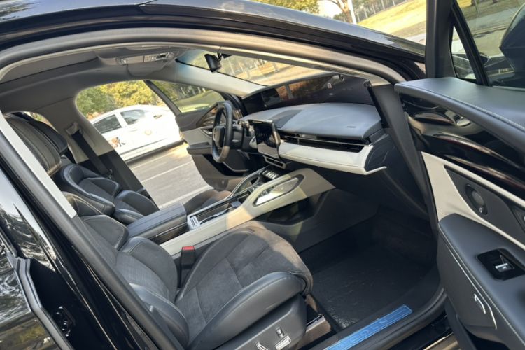 Used Lincoln Nautilus 2023 2.0T All-Wheel-Drive Zunrui Hybrid Version Interior 15