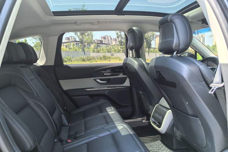 Used Lincoln Nautilus 2023 2.0T All-Wheel-Drive Luxury Edition Interior 3
