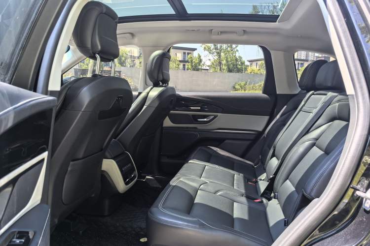 Used Lincoln Nautilus 2023 2.0T All-Wheel-Drive Luxury Edition Interior 4