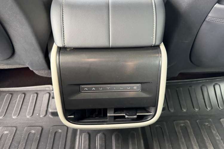 Used Lincoln Nautilus 2023 2.0T Four-Wheel Drive Luxury Edition Interior 4