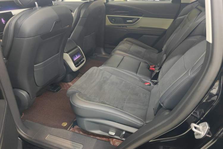Used Lincoln Nautilus 2023 2.0T All-Wheel-Drive Zunrui Hybrid Version Interior 4
