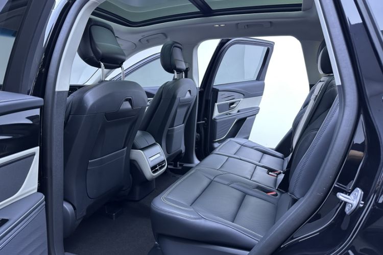 Used Lincoln Nautilus 2023 2.0T Four-Wheel Drive Luxury Edition Interior 4