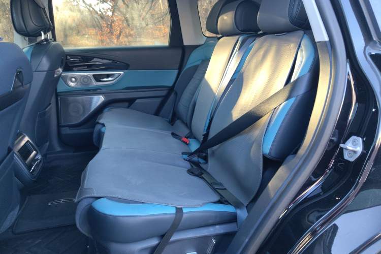 Used Lincoln Nautilus 2023 2.0T All-Wheel-Drive Zunrui Hybrid Version Interior 4