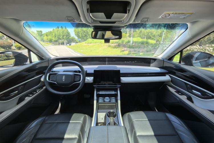 Used Lincoln Nautilus 2023 2.0T All-Wheel-Drive Luxury Edition Interior 5